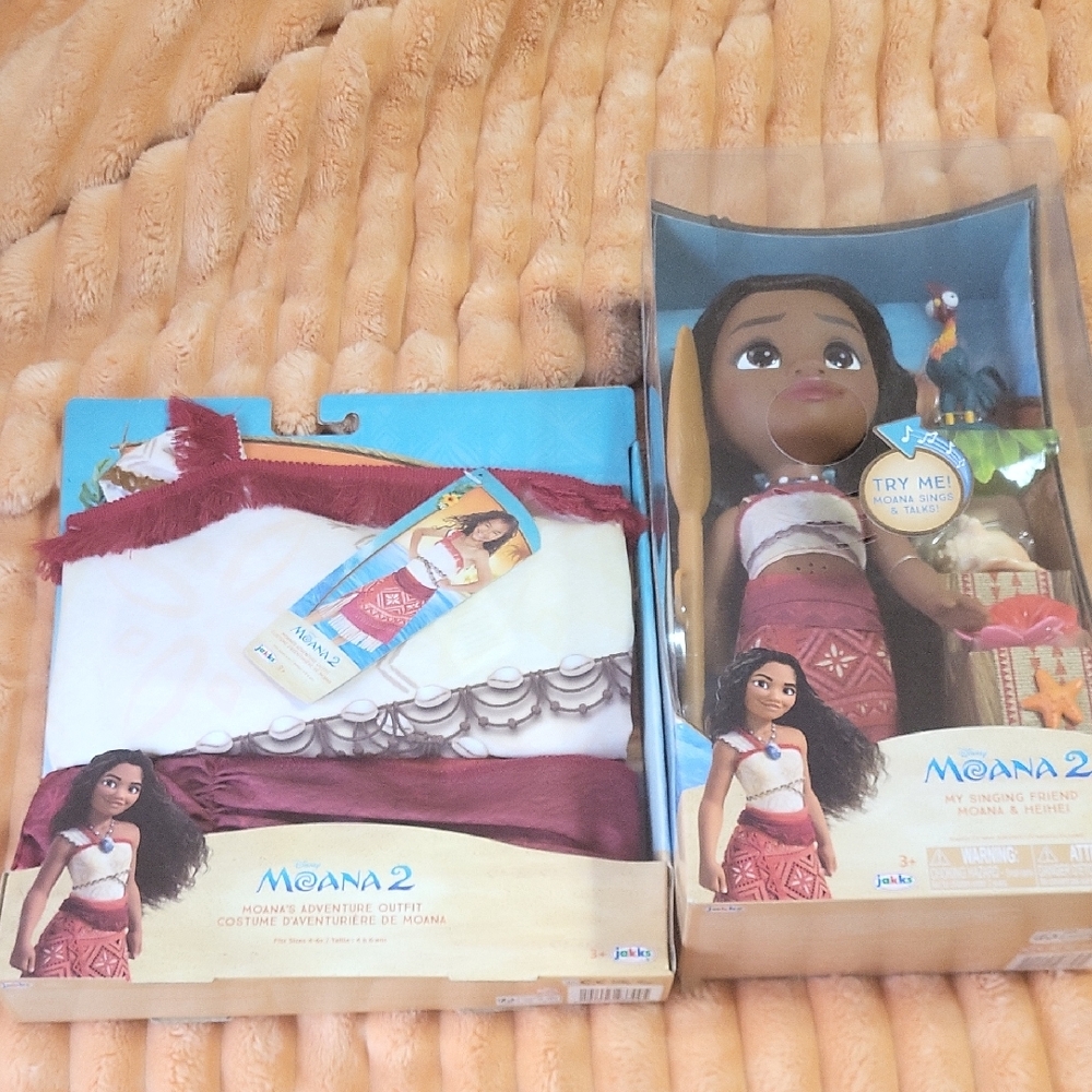 Disney Moana 2 Singing Doll With Moana Costume Size 4-6X